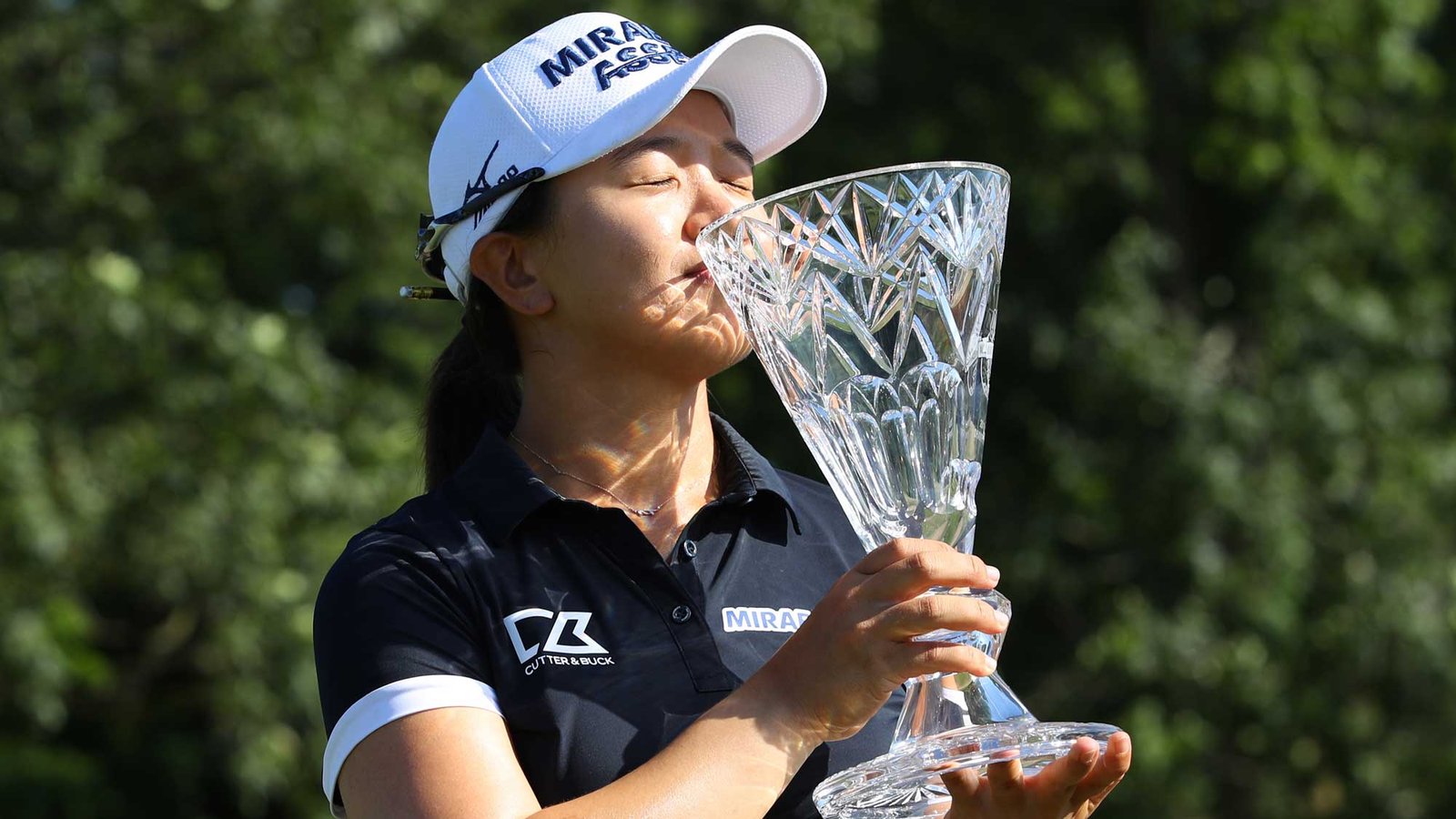 Defending champion Sei Young Kim