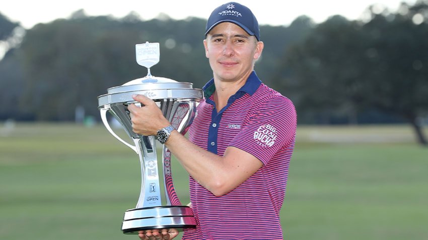 Defending champion Carlos Ortiz