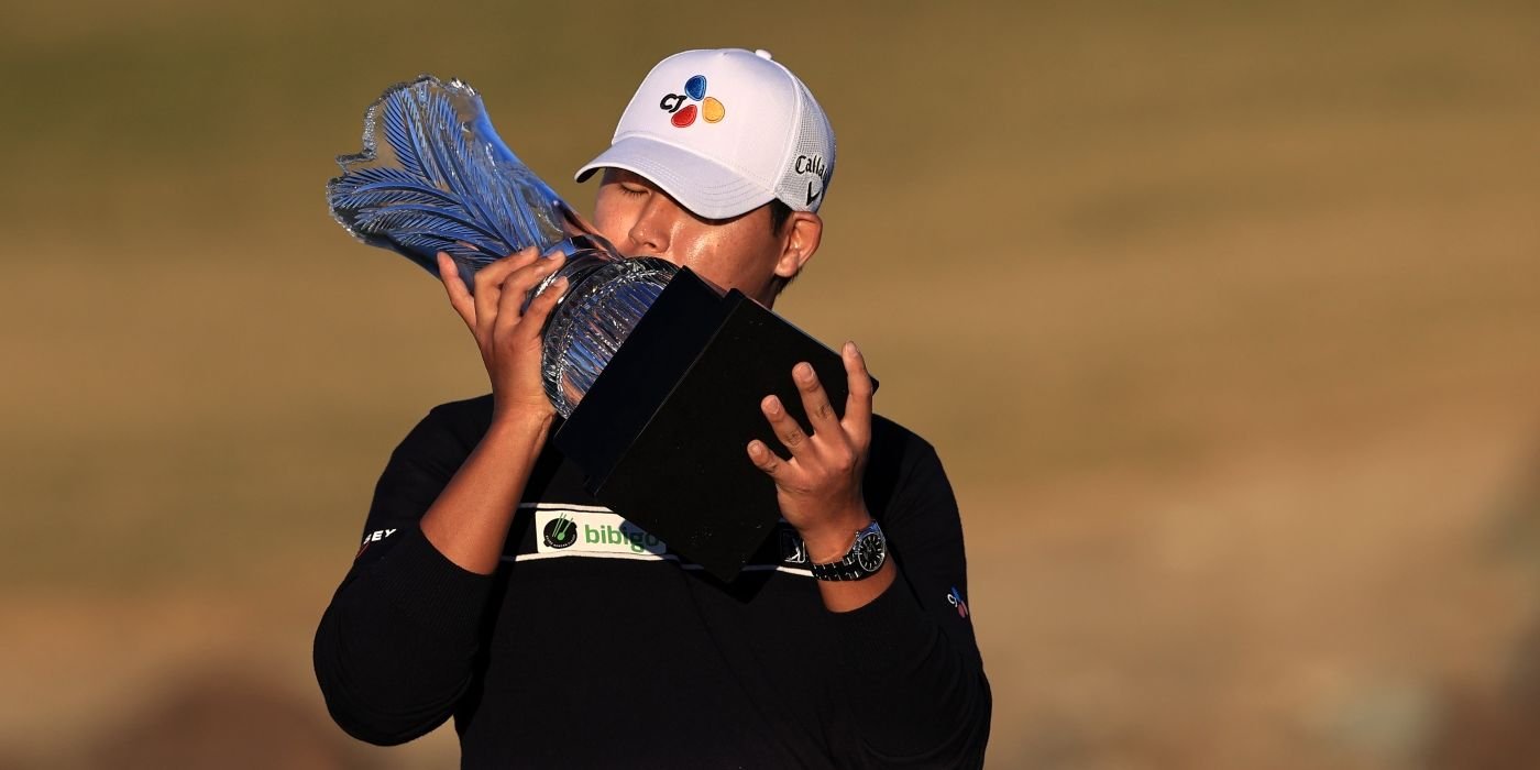 Si Woo Dim with AmEx trophy