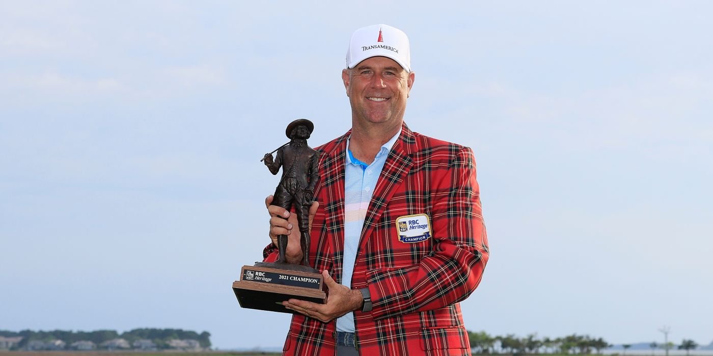 Stewart Cink with the RBC Heritage trophy