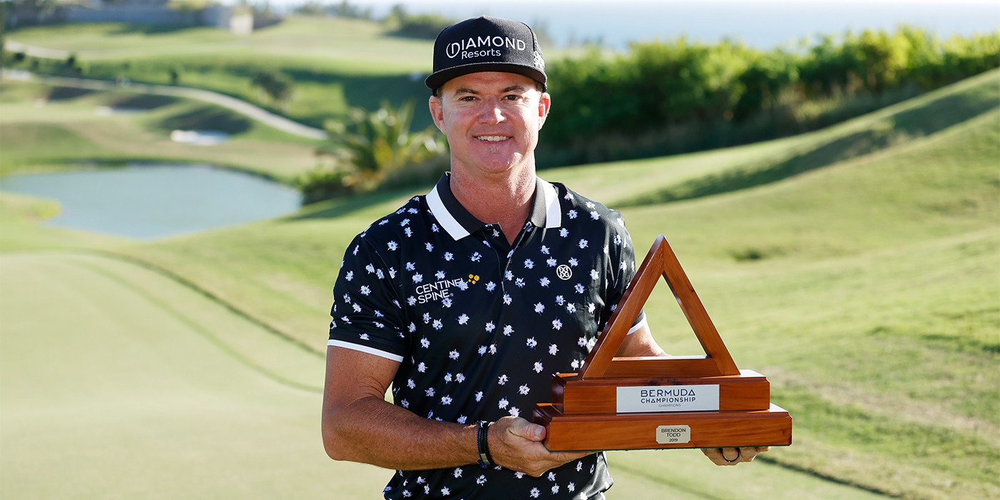 Brian Gay with Bermuda Championship trophy