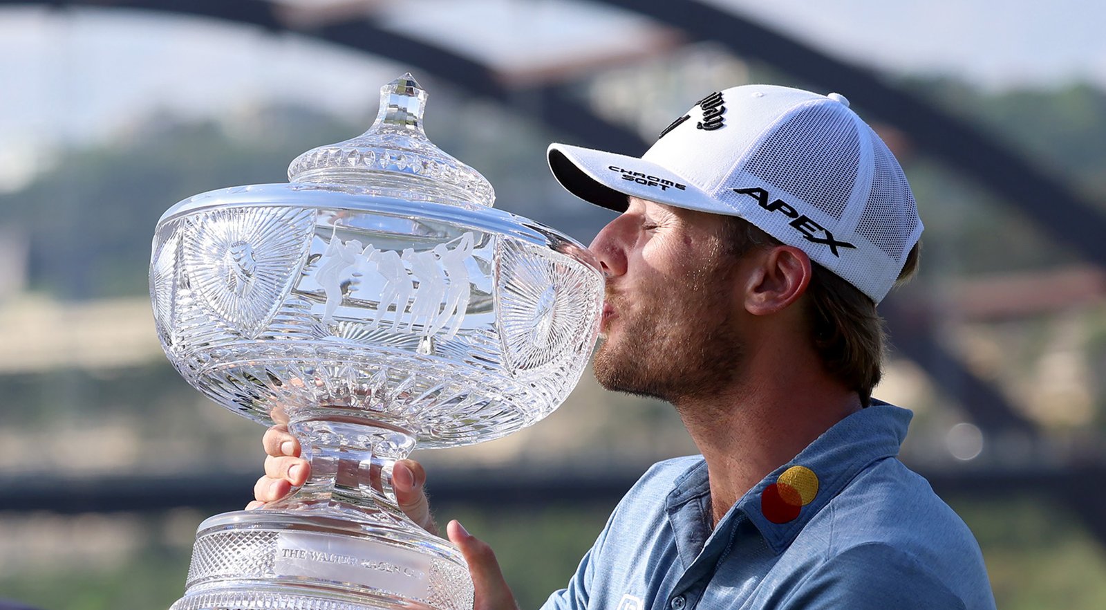 Sam Burns with Walter hagen trophy