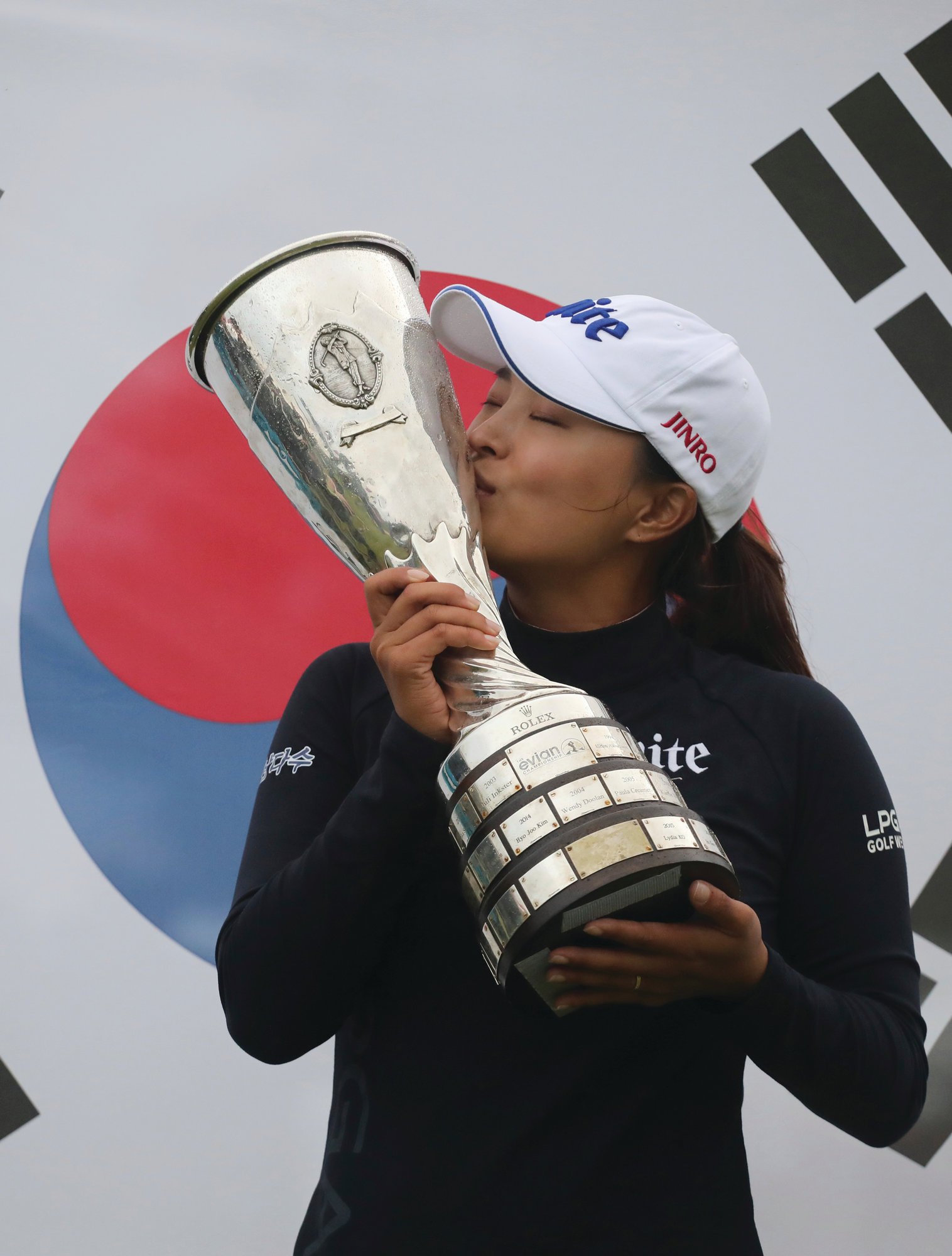 2019 defending champion Jin Young Ko