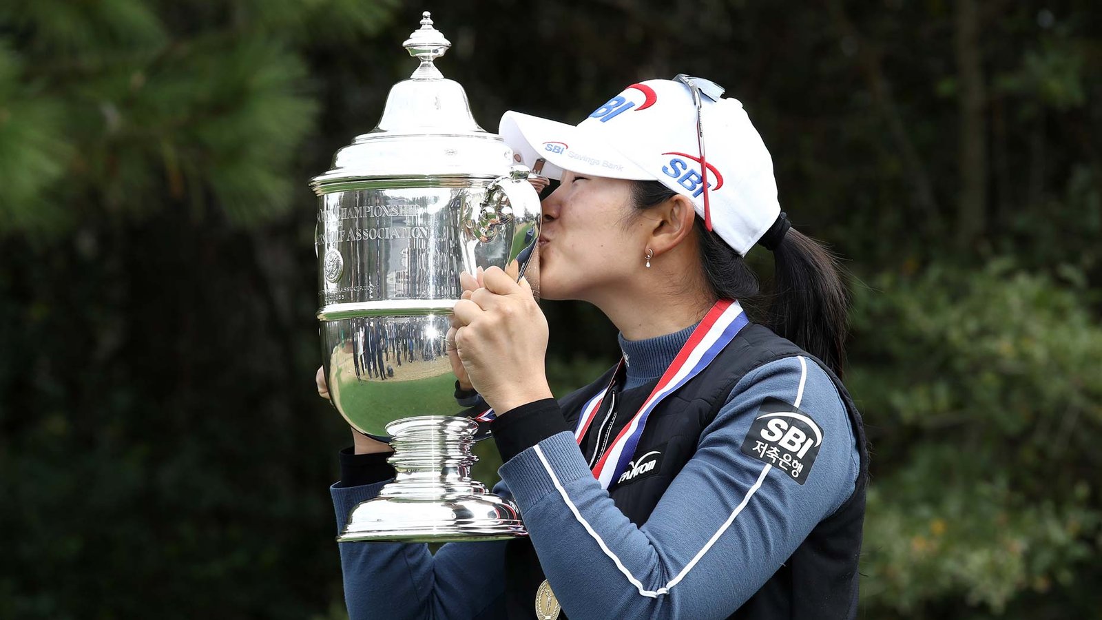 Defending champion A Lim Kim